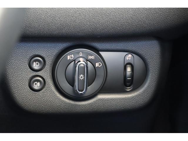 ＭＩＮＩ クラブマン　バッキンガム　衝突軽減ブレーキ・クルーズコントロール・ドライブレコーダー・ＥＴＣ・ＵＳＢ・ＡＵＸ・Ｂｌｕｅｔｏｏｔｈ・ＡＰＰＳ・アイドリングストップ・オートライト・バックカメラ・Ｒ１６ＡＷ（31枚目）