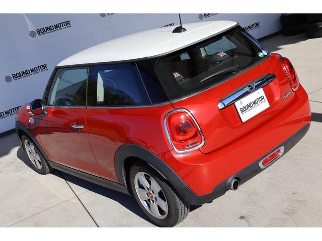 ＭＩＮＩ クーパー　ワンオーナー・純正ナビ・Ｂｌｕｅｔｏｏｔｈ・オートライト・ＡＵＸ・ＵＳＢ・Ｒ１５ＡＷ・スマートキー・アイドリングストップ（13枚目）