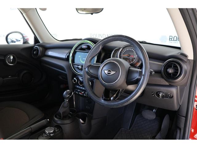 ＭＩＮＩ クーパー　ワンオーナー・純正ナビ・Ｂｌｕｅｔｏｏｔｈ・オートライト・ＡＵＸ・ＵＳＢ・Ｒ１５ＡＷ・スマートキー・アイドリングストップ（17枚目）