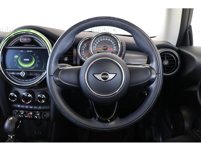 ＭＩＮＩ クーパー　ワンオーナー・純正ナビ・Ｂｌｕｅｔｏｏｔｈ・オートライト・ＡＵＸ・ＵＳＢ・Ｒ１５ＡＷ・スマートキー・アイドリングストップ（18枚目）