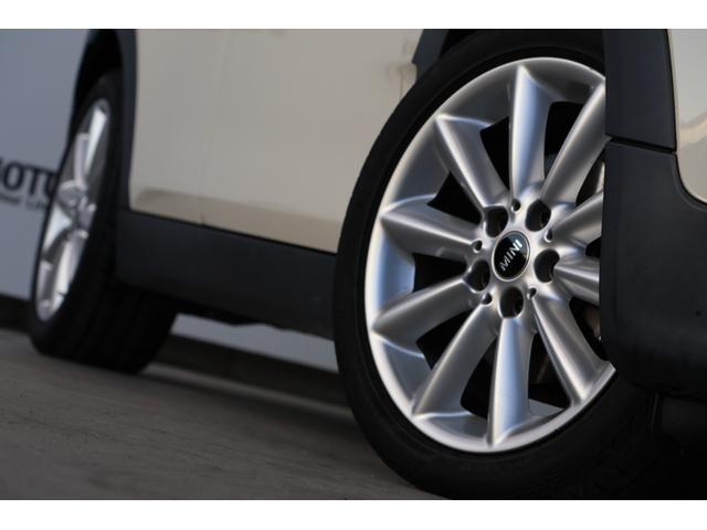 ＭＩＮＩ ワン　クラブマン　アイドリングストップ・オートライト・純正ナビ・Ｂｌｕｅｔｏｏｔｈ・ラジオ・スマートキー・ＵＳＢ・ＡＵＸ・Ｒ１７ＡＷ・ＥＴＣ（13枚目）