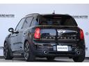 ＭＩＮＩ クーパーＳＤ　クロスオーバー　ＪＣＷＣＨＩＬＬＰＫＧ・ＵＳカスタム仕様・ＫＷ車高調・Ｒ１８ＡＷ・地ナビ・バックカメラ・Ｂｌｕｅｔｏｏｔｈ・クルコン・ドラレコ・ＵＳフェンダー・スモークサイドマーカー・ＪＣＷサイドスカート（3枚目）