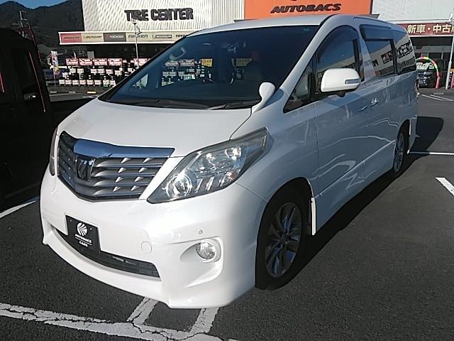 アルファード ２４０Ｓ　プライムセレクションＩＩ　タイプゴールド　両側電動スライド　キーレス　フルセグ　ナビ＆ＴＶ　１７アルミホイール　乗車定員７人　エアバッグ　オートマ　助手席エアバッグ　ＨＩＤヘッドライト　ＥＴＣ　バックカメラ　スマートキー（7枚目）