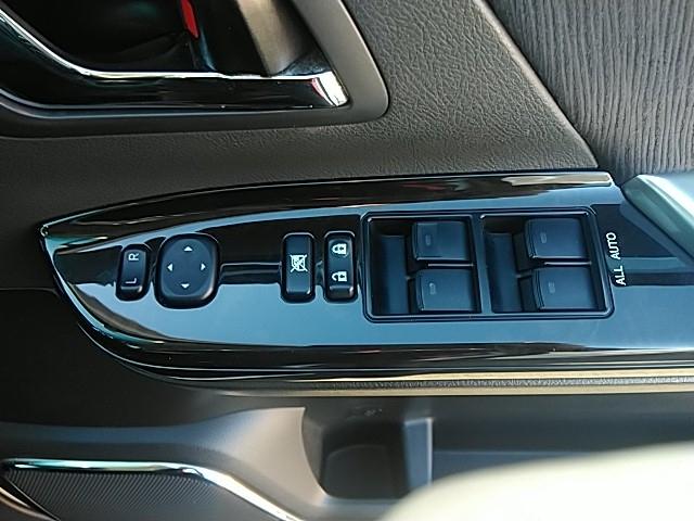 アルファード ２４０Ｓ　プライムセレクションＩＩ　タイプゴールド　両側電動スライド　キーレス　フルセグ　ナビ＆ＴＶ　１７アルミホイール　乗車定員７人　エアバッグ　オートマ　助手席エアバッグ　ＨＩＤヘッドライト　ＥＴＣ　バックカメラ　スマートキー（15枚目）