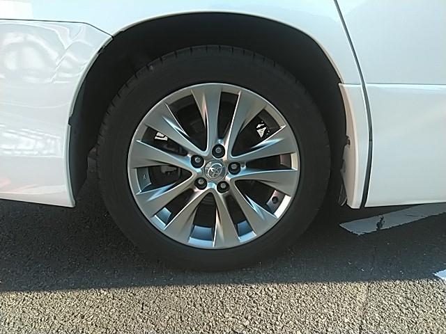 アルファード ２４０Ｓ　プライムセレクションＩＩ　タイプゴールド　両側電動スライド　キーレス　フルセグ　ナビ＆ＴＶ　１７アルミホイール　乗車定員７人　エアバッグ　オートマ　助手席エアバッグ　ＨＩＤヘッドライト　ＥＴＣ　バックカメラ　スマートキー（16枚目）