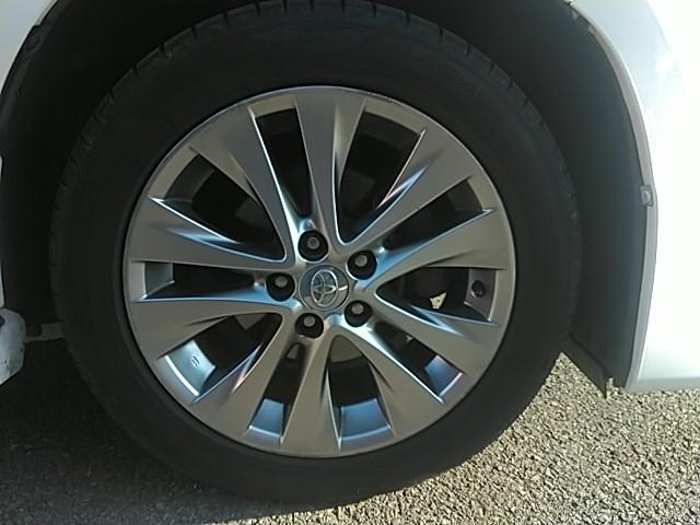 アルファード ２４０Ｓ　プライムセレクションＩＩ　タイプゴールド　両側電動スライド　キーレス　フルセグ　ナビ＆ＴＶ　１７アルミホイール　乗車定員７人　エアバッグ　オートマ　助手席エアバッグ　ＨＩＤヘッドライト　ＥＴＣ　バックカメラ　スマートキー（18枚目）