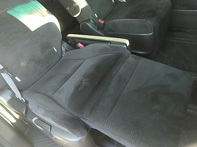 アルファード ２４０Ｓ　プライムセレクションＩＩ　タイプゴールド　両側電動スライド　キーレス　フルセグ　ナビ＆ＴＶ　１７アルミホイール　乗車定員７人　エアバッグ　オートマ　助手席エアバッグ　ＨＩＤヘッドライト　ＥＴＣ　バックカメラ　スマートキー（29枚目）