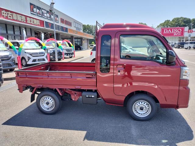 ハイゼットトラック ジャンボエクストラ　届出済未使用車　４ＷＤ　スマホ連携９型ディスプレイオーディオ　バックカメラ　ドラレコ　プロテクターパック　ワイドバイザー　フロアマット（4枚目）