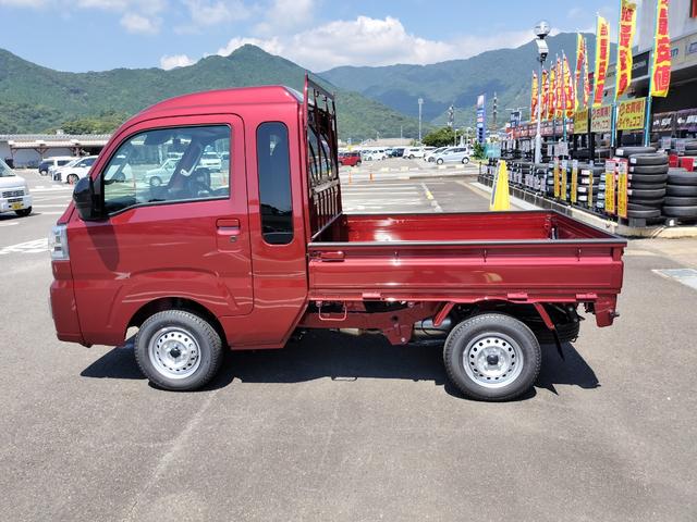 ハイゼットトラック ジャンボエクストラ　届出済未使用車　４ＷＤ　スマホ連携９型ディスプレイオーディオ　バックカメラ　ドラレコ　プロテクターパック　ワイドバイザー　フロアマット（5枚目）