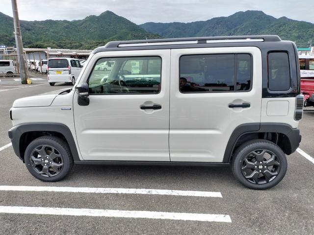 ハスラー タフワイルドターボ 届出済未使用車 全方位モニター付き9インチメモリーナビ スズキコネクト対応通信機装備車(9枚目)