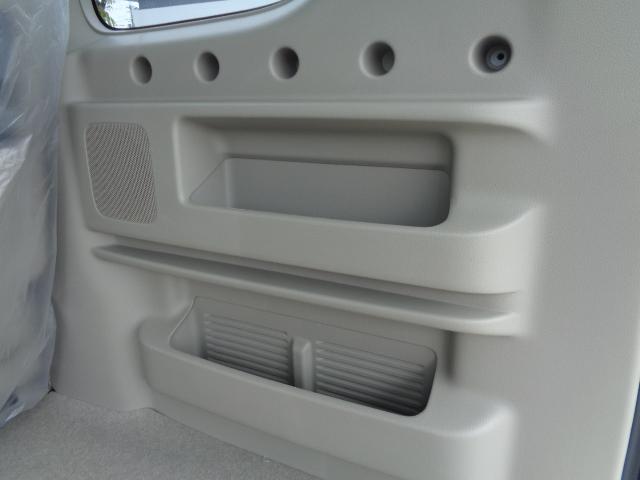 ���Q�b�W���[���ɂ̓T�C�h�|�P�b�g������܂��B