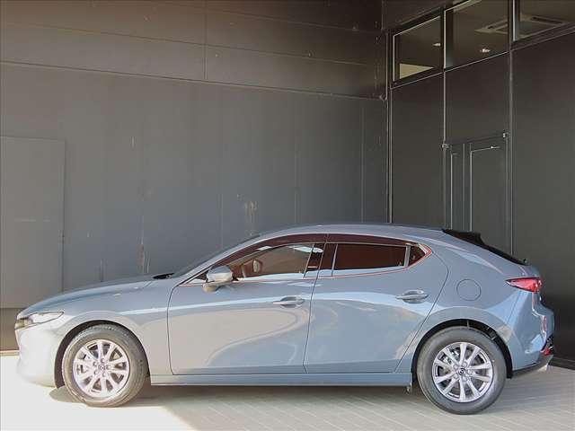 ＭＡＺＤＡ３ファストバック ２．０　Ｘ　スマートエディション　スカイアクティブＸエンジン／ＥＴＣ／バックカメ（4枚目）