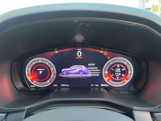 ���[�^�[�p�l���͂R���[�h�ؑւł����ȃ��C�A�E�g���y���߂܂�