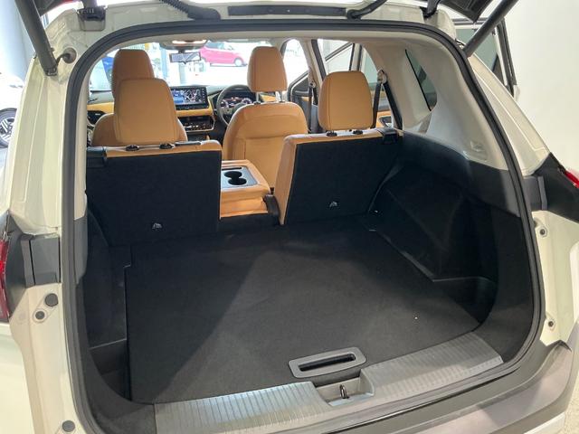 エクストレイル Ｇ　ｅ－４ＯＲＣＥ　１．５　Ｇ　ｅ－４ＯＲＣＥ　４ＷＤ　ナッパレザー　全席シートヒーター　衝突軽減ブレーキ　踏み間違い防止　　メーカーナビ　全方位カメラ　ＥＴＣ２．０　ＬＥＤライト　１９インチアルミ　　試乗車　禁煙車（52枚目）