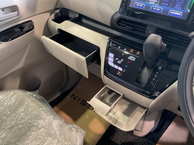 ルークス Ｘ　６６０　Ｘ　衝突軽減ブレーキ　踏み間違い防止　車線逸脱警報　メモリーナビ　アラウンドビューモニター　片側電動スライドドア　ＥＴＣ　プライバシーガラス　スマートキー　ワンオーナー　禁煙車（77枚目）