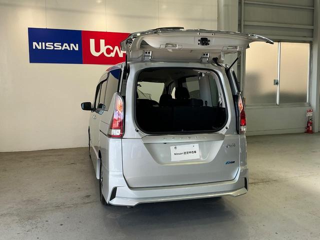 セレナ ハイウェイスター 2.0 ハイウェイスター 衝突軽減ブレーキ 踏み間違い防止 メモリーナビ バックカメラ ETC ドラレコ 片側電動スライドドア オートライト スマートキー プライバシーガラス ワンオーナー 禁煙車(34枚目)