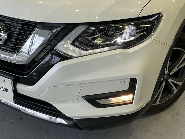 エクストレイル ２．０　２０Ｘ　２列車　４ＷＤ　ＬＥＤヘッドランプ　誤発信抑制機能　車線逸脱防止　禁煙　フルタイム４ＷＤ　盗難防止システム　バックモニター　オートエアコン　ナビ＆ＴＶ　スマ－トキ－　アルミ　ワンオーナー車　ＥＴＣ付　ＰＳ　メモリーナビゲーション　寒冷地（6枚目）