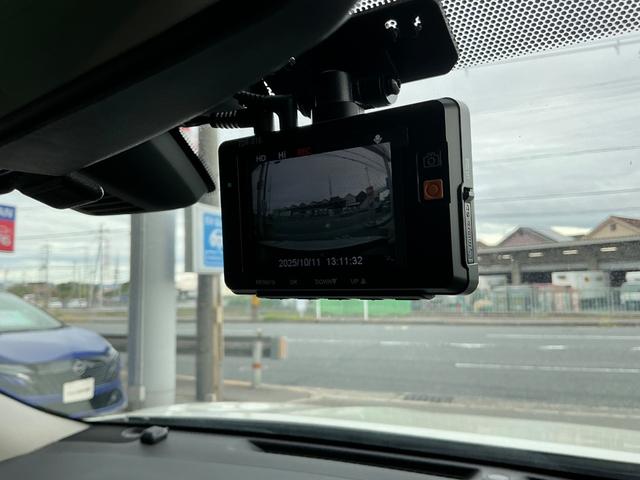 エクストレイル ２．０　２０Ｘ　２列車　４ＷＤ　ＬＥＤヘッドランプ　誤発信抑制機能　車線逸脱防止　禁煙　フルタイム４ＷＤ　盗難防止システム　バックモニター　オートエアコン　ナビ＆ＴＶ　スマ－トキ－　アルミ　ワンオーナー車　ＥＴＣ付　ＰＳ　メモリーナビゲーション　寒冷地（31枚目）
