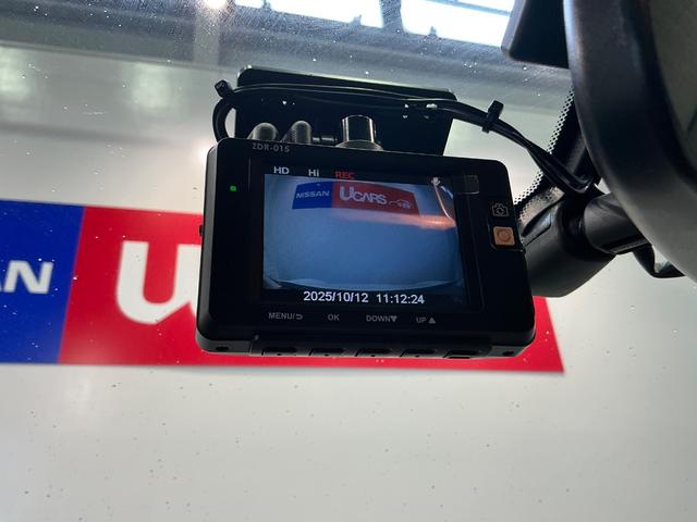 マーチ Ｓ　１．２　Ｓ　リモコンキー　ドラレコ前後　ＥＴＣ　メモリーナビ　ＣＤ　ＤＶＤ再生　ＢＬＵＥＴＯＯＴＨオーディオ　フルセグＴＶ　運転席＆助手席エアバック　プライバシーガラス　ワンオーナー　禁煙車（21枚目）