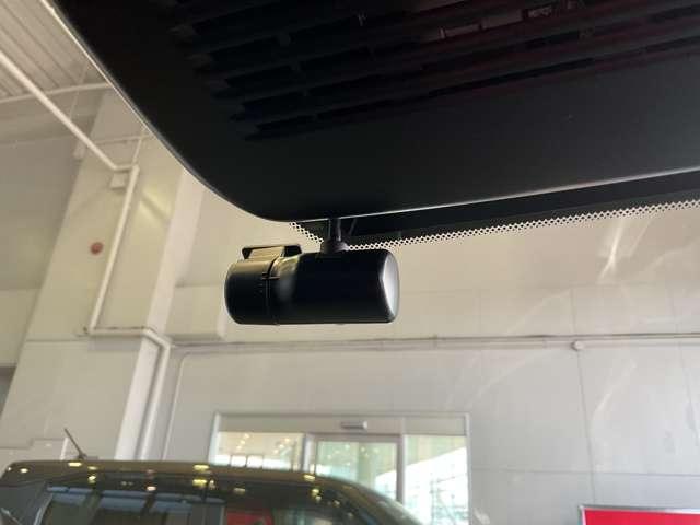 ノート Ｘ　１．２　Ｘ　元試乗車　プロパイロット　ＬＥＤヘッドランプ　全方位カメラ　踏み間違い防止アシスト　日産純正前後ドライブレコーダー　ＥＴＣ２．０　メモリーナビ　スマートルームミラー　禁煙車（16枚目）