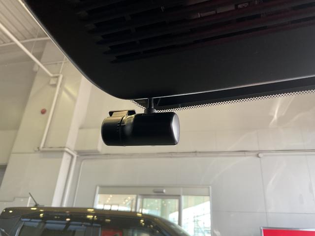 ノート Ｘ　１．２　Ｘ　元試乗車　プロパイロット　ＬＥＤヘッドランプ　全方位カメラ　踏み間違い防止アシスト　日産純正前後ドライブレコーダー　ＥＴＣ２．０　メモリーナビ　スマートルームミラー　禁煙車（68枚目）