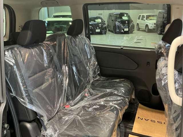 セレナ ハイウェイスターV 2.0 ハイウェイスターV プロパイロット LED アラウンドビューモニター 踏み間違い防止アシスト ドラレコ前後 ETC2.0 メモリーナビ スマートルームミラー 両側オートスライドドア 禁煙車(6枚目)