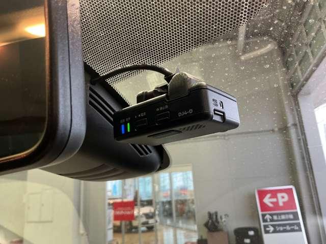 セレナ ハイウェイスターV 2.0 ハイウェイスターV プロパイロット LED アラウンドビューモニター 踏み間違い防止アシスト ドラレコ前後 ETC2.0 メモリーナビ スマートルームミラー 両側オートスライドドア 禁煙車(17枚目)