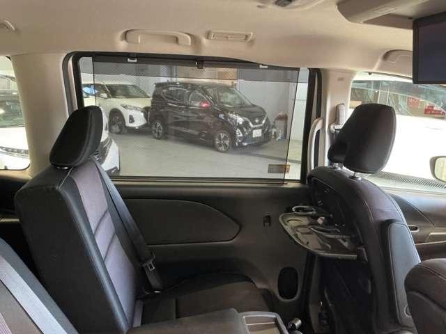 セレナ ハイウェイスター　ＶセレクションＩＩ　２．０　ハイウェイスター　ＶセレクションＩＩ　衝突軽減ブレーキ　踏み間違い防止　純正メモリーナビ　後席モニター　アラウンドビューモニター　両側電動スライドドア　純正ドラレコ　ＥＴＣ　ＬＥＤ　禁煙車（7枚目）