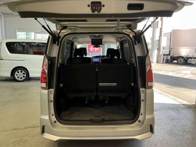 セレナ ハイウェイスター　ＶセレクションＩＩ　２．０　ハイウェイスター　ＶセレクションＩＩ　衝突軽減ブレーキ　踏み間違い防止　純正メモリーナビ　後席モニター　アラウンドビューモニター　両側電動スライドドア　純正ドラレコ　ＥＴＣ　ＬＥＤ　禁煙車（9枚目）