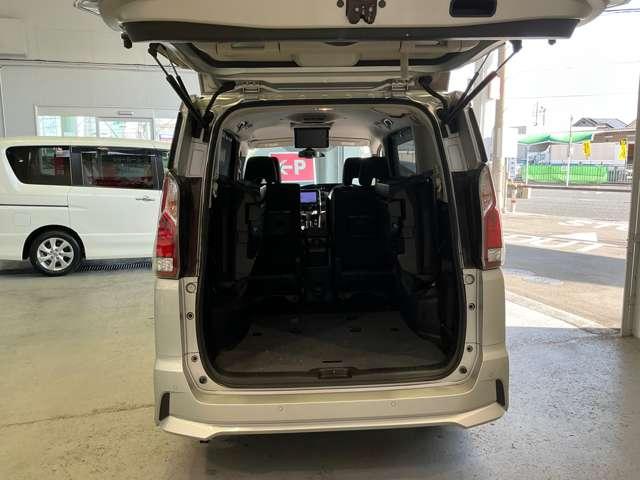 セレナ ハイウェイスター　ＶセレクションＩＩ　２．０　ハイウェイスター　ＶセレクションＩＩ　衝突軽減ブレーキ　踏み間違い防止　純正メモリーナビ　後席モニター　アラウンドビューモニター　両側電動スライドドア　純正ドラレコ　ＥＴＣ　ＬＥＤ　禁煙車（11枚目）