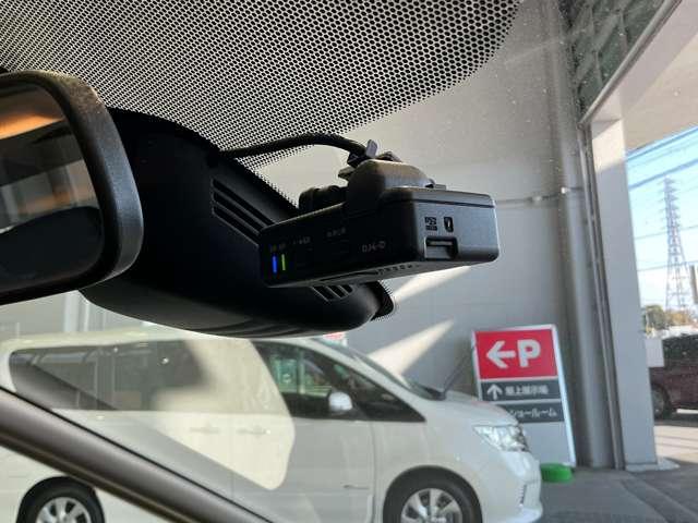 セレナ ハイウェイスター　ＶセレクションＩＩ　２．０　ハイウェイスター　ＶセレクションＩＩ　衝突軽減ブレーキ　踏み間違い防止　純正メモリーナビ　後席モニター　アラウンドビューモニター　両側電動スライドドア　純正ドラレコ　ＥＴＣ　ＬＥＤ　禁煙車（15枚目）