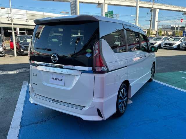 セレナ ２．０　ハイウェイスター　ＶセレクションＩＩ　アラウンドビューモニター　バックモニタ　全周囲モニタ　アイスト　Ｐアシスト　インテリキー　ＬＥＤライト　ＥＴＣ車載器　オートクルーズコントロール　サイドエアバッグ　ドライブレコーダー　メモリ－ナビ　アルミ　ＴＶナビ　エアバック（2枚目）