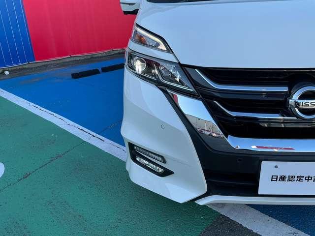 セレナ ２．０　ハイウェイスター　ＶセレクションＩＩ　アラウンドビューモニター　バックモニタ　全周囲モニタ　アイスト　Ｐアシスト　インテリキー　ＬＥＤライト　ＥＴＣ車載器　オートクルーズコントロール　サイドエアバッグ　ドライブレコーダー　メモリ－ナビ　アルミ　ＴＶナビ　エアバック（11枚目）