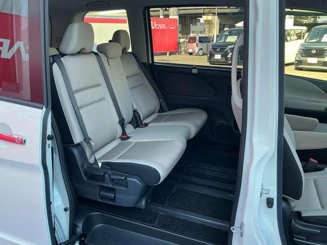 セレナ ２．０　ハイウェイスター　ＶセレクションＩＩ　アラウンドビューモニター　バックモニタ　全周囲モニタ　アイスト　Ｐアシスト　インテリキー　ＬＥＤライト　ＥＴＣ車載器　オートクルーズコントロール　サイドエアバッグ　ドライブレコーダー　メモリ－ナビ　アルミ　ＴＶナビ　エアバック（15枚目）