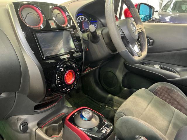 ノート e-POWER NISMO S メモリーナビ アラウンド スマートキー&プッシュスタート LEDランプ 盗難防止装置 Rカメラ LKA サイドカメラ 禁煙車 点検記録簿 メモリーナビ付き アイドリングストップ ワンセグテレビ パワーウィンドウ ETC ABS(57枚目)