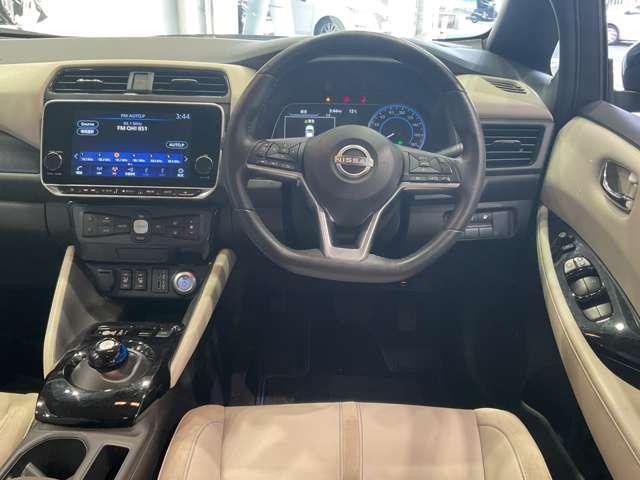 リーフ ｅ＋　Ｘ　ＬＥＤヘッドランプ　インテリジェントキー　ワンオ－ナ－車　クルーズコントロール　ＬＥＤライト　ＥＴＣ　インテリキー　バックカメラ　メモリーナビ　オートエアコン　サイドエアバック　Ｗエアバック　ＡＷ　ナビＴＶ　キーフリー　ＡＢＳ　ワンセグＴＶ（4枚目）