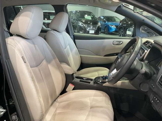 リーフ ｅ＋　Ｘ　ＬＥＤヘッドランプ　インテリジェントキー　ワンオ－ナ－車　クルーズコントロール　ＬＥＤライト　ＥＴＣ　インテリキー　バックカメラ　メモリーナビ　オートエアコン　サイドエアバック　Ｗエアバック　ＡＷ　ナビＴＶ　キーフリー　ＡＢＳ　ワンセグＴＶ（5枚目）