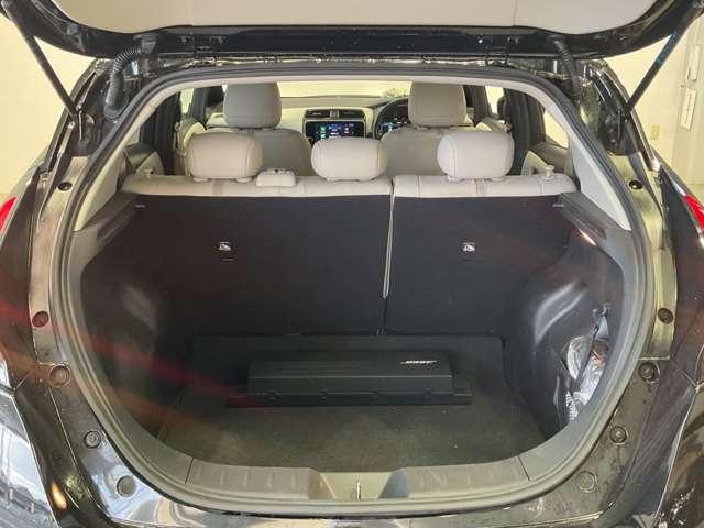 リーフ ｅ＋　Ｘ　ＬＥＤヘッドランプ　インテリジェントキー　ワンオ－ナ－車　クルーズコントロール　ＬＥＤライト　ＥＴＣ　インテリキー　バックカメラ　メモリーナビ　オートエアコン　サイドエアバック　Ｗエアバック　ＡＷ　ナビＴＶ　キーフリー　ＡＢＳ　ワンセグＴＶ（7枚目）