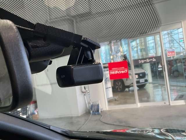 リーフ ｅ＋　Ｘ　ＬＥＤヘッドランプ　インテリジェントキー　ワンオ－ナ－車　クルーズコントロール　ＬＥＤライト　ＥＴＣ　インテリキー　バックカメラ　メモリーナビ　オートエアコン　サイドエアバック　Ｗエアバック　ＡＷ　ナビＴＶ　キーフリー　ＡＢＳ　ワンセグＴＶ（13枚目）