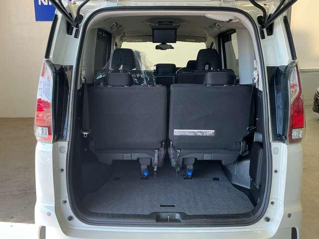 セレナ ２．０　ハイウェイスター　Ｖセレクション　後席モニター　日産純正メモリーナビ　Ｉ－ＳＴＯＰ　両側ＡＳＤ　Ａクルーズ　ワンオ－ナ－車　車線逸脱　ＬＥＤヘッドライト　バックカメラ　ＥＴＣ　禁煙車　ＴＶナビ　ドライブレコーダー　キーレス　オートエアコン　メモリーナビ　パワーウインドウ（8枚目）