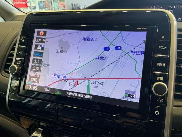 セレナ ２．０　ハイウェイスター　Ｖセレクション　後席モニター　日産純正メモリーナビ　Ｉ－ＳＴＯＰ　両側ＡＳＤ　Ａクルーズ　ワンオ－ナ－車　車線逸脱　ＬＥＤヘッドライト　バックカメラ　ＥＴＣ　禁煙車　ＴＶナビ　ドライブレコーダー　キーレス　オートエアコン　メモリーナビ　パワーウインドウ（11枚目）