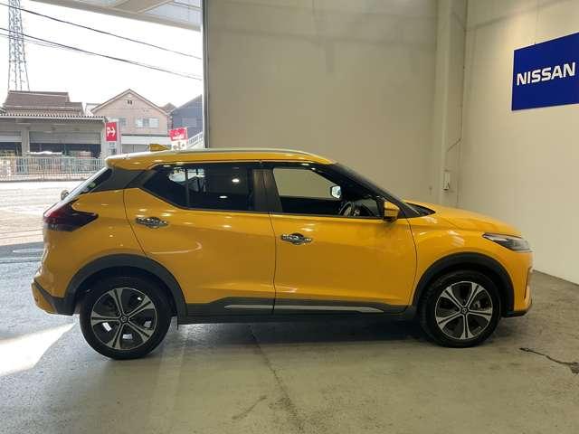 キックス X ツートーンインテリアエディション 1.2 X ツートーン インテリアエディション プロパイロット LEDヘッドランプ 全方位カメラ 踏み間違い防止アシスト ドラレコ前後 ETC2.0 日産純正メモリーナビ スマートルームミラー 禁煙車(50枚目)