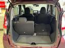 セカンドシートの背もたれは5:5分割シートになっており、荷物に合わせてアレンジ出来るので便利です。