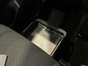 シート下にも収納スぺースがあって便利です！車内もスッキリしております。