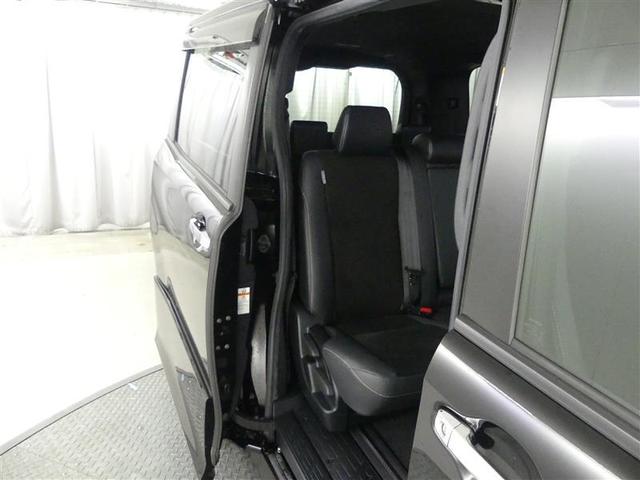 ノア Ｓｉ　ダブルバイビーＩＩ　フルセグ　メモリーナビ　ＤＶＤ再生　後席モニター　バックカメラ　衝突被害軽減システム　ＥＴＣ　両側電動スライド　ＬＥＤヘッドランプ　ウオークスルー　乗車定員８人　３列シート　ワンオーナー　フルエアロ（12枚目）