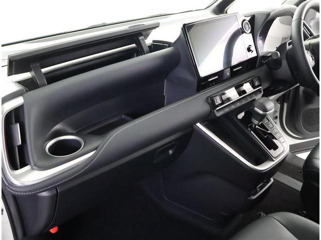 ノア Ｓ－Ｚ　フルセグ　メモリーナビ　ＤＶＤ再生　バックカメラ　衝突被害軽減システム　ＥＴＣ　両側電動スライド　ＬＥＤヘッドランプ　乗車定員７人　３列シート　ワンオーナー（30枚目）