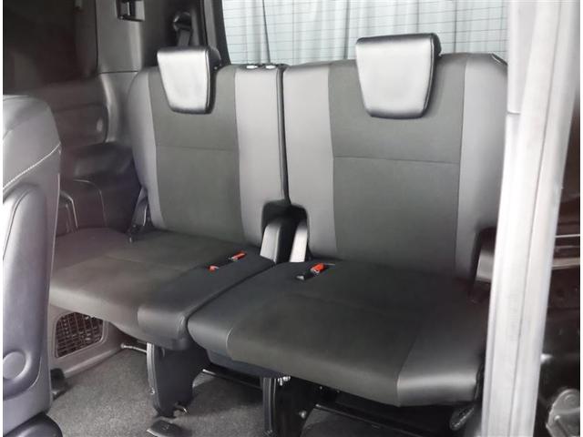 �R��ڃV�[�g���Ђ�т�Ƃ����X�y�[�X���m�ۂ��Ă��܂��B��l���ł̂��o�������΂�����ł��I