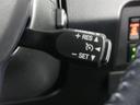 アダプティブクルーズコントロール機能付きです。走行中に先行車の様子を検知しながら、設定した車速の範囲内で先行車との距離のキープを支援します。詳細は販売店スタッフまでおたずねください。