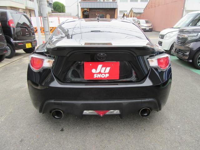 86 GT 6速MT 社外車高調 社外マフラー 社外17インチアルミホイール 社外ナビゲーション バックカメラ ETC(4枚目)