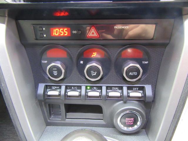 86 GT 6速MT 社外車高調 社外マフラー 社外17インチアルミホイール 社外ナビゲーション バックカメラ ETC(13枚目)